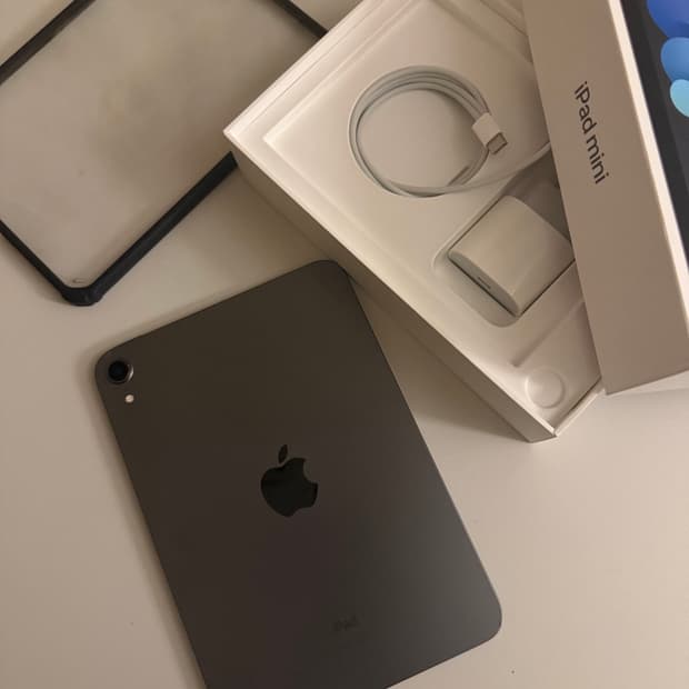 아이패드 미니 (6세대) 256GB 스페이스그레이 + 충전기박스포함