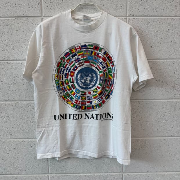 90s Vintage United Nations Tshirt