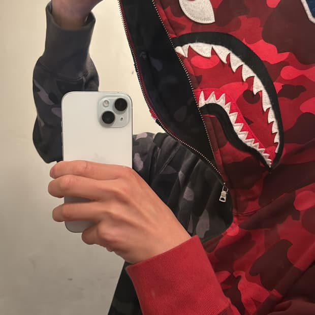 베이프 컬러 카모 세퍼레이트 샤크 풀 집 후드 레드 블랙