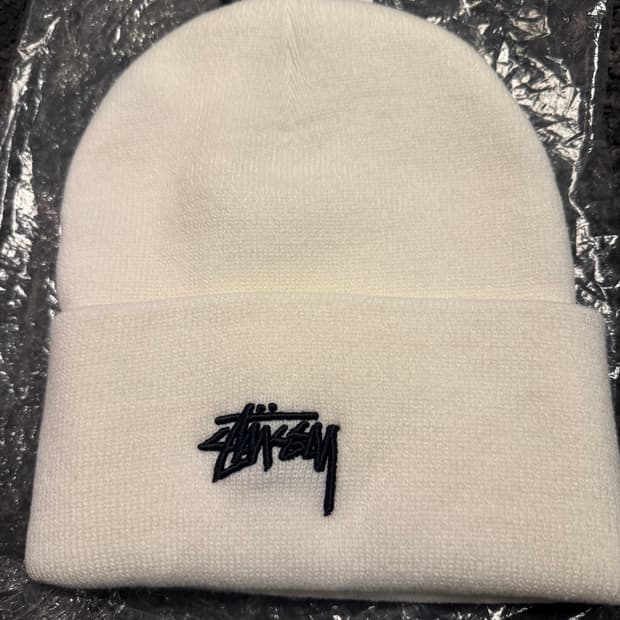 스투시 X 나이키 NRG 커프드 비니 서밋 화이트