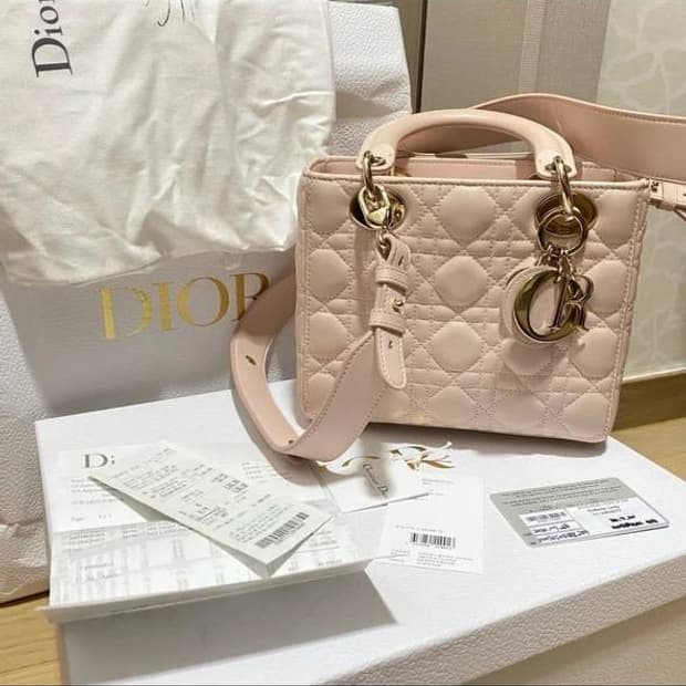핑크 디올 레이디백 싸게 팔아요