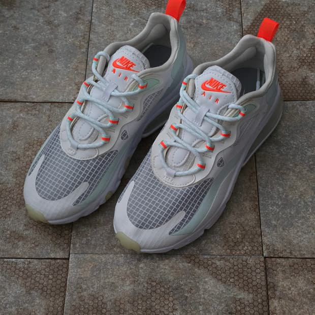 (240)나이키 에어맥스 270 리액트 se 하이퍼 크림슨