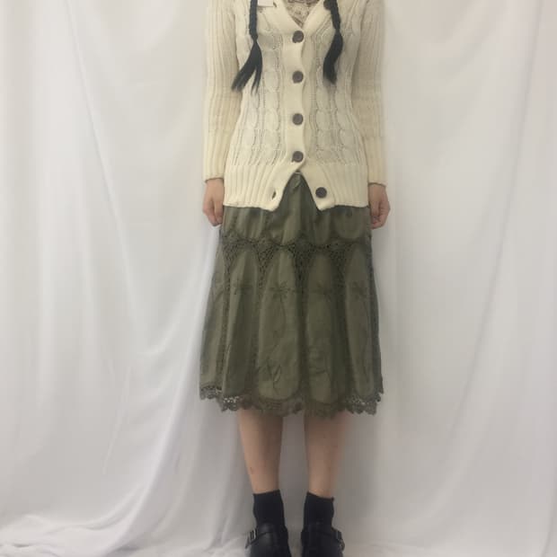 Cable pattern hood knit cardigan