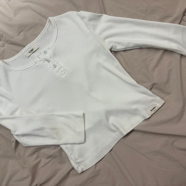 글로니 3/4 button fly tee / White