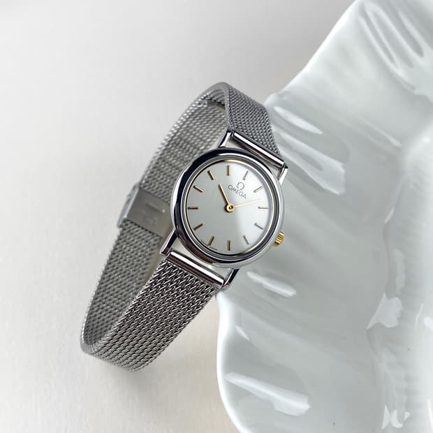 OMEGA Lady De Ville round watch