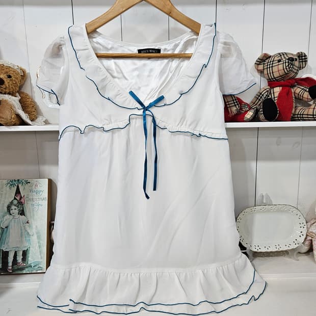 러블리 프릴 블라우스