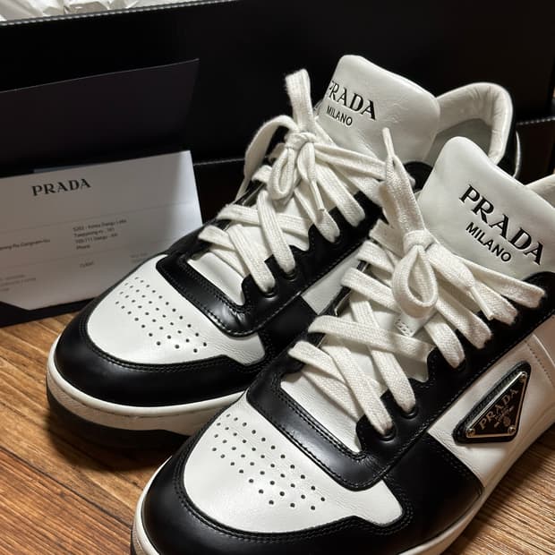프라다 스니커즈 범고래 판매합니다