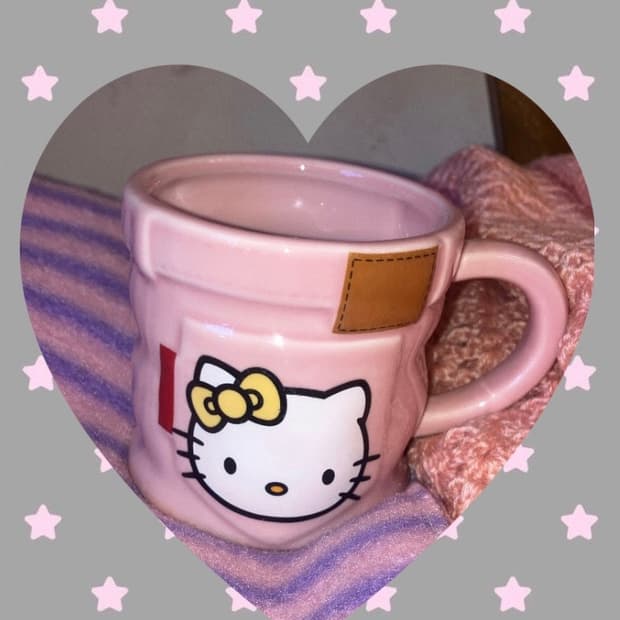 2001년 청바지 키티 에디션 머그잔