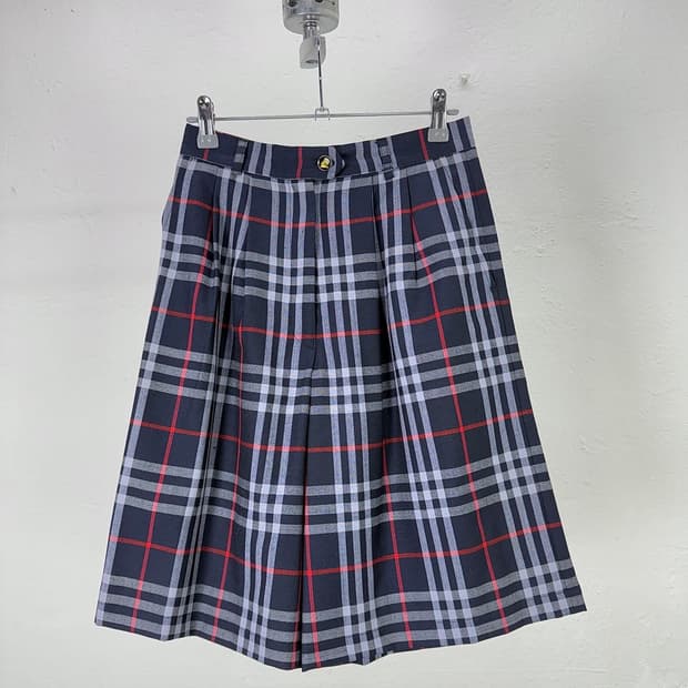 버버리 런던 네이비 노바체크 투 턱 하프 쇼츠