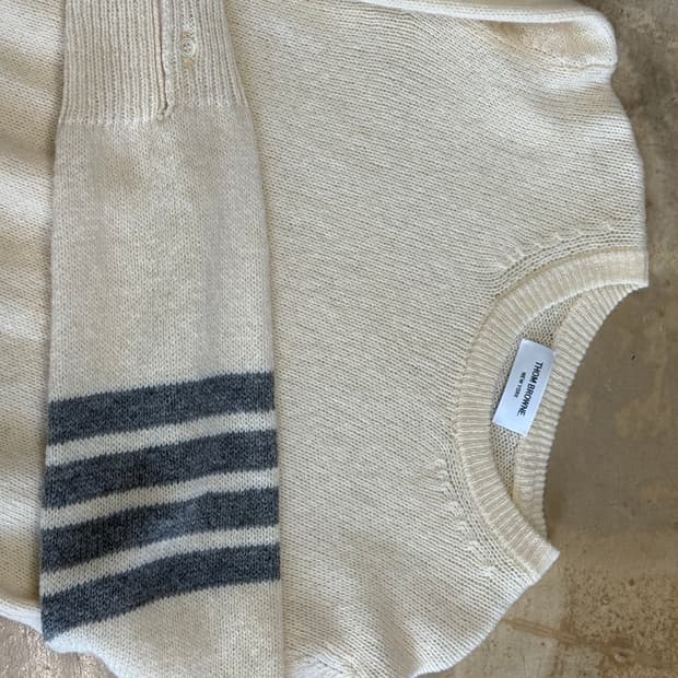 3 톰브라운 그레이 완장 아이보리 울 니트