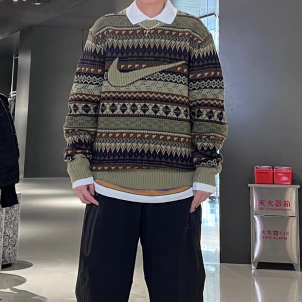 나이키 라이프 페어 아일 스우시 스웨터 뉴트럴 올리브