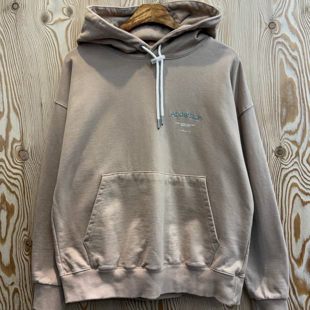 앤더슨 벨 자수 후드티