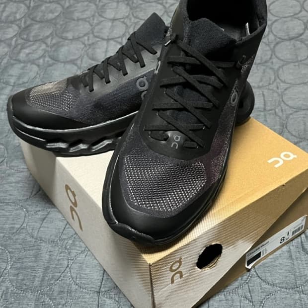 온러닝 클라우드틸트 문 블랙 260팝니다