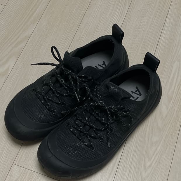 At.kollective 니나 크리스틴 스니커즈(43size)