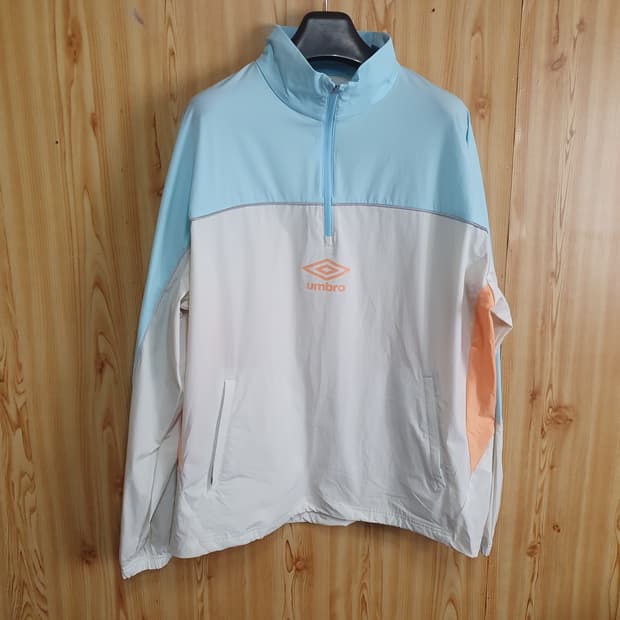 엄브로 아노락 바람막이 110