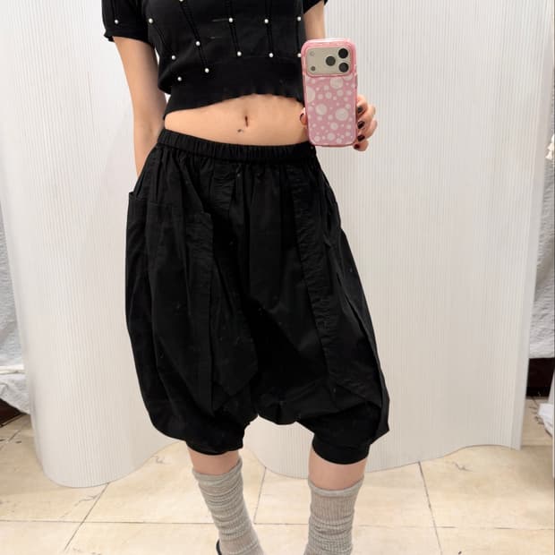 Avant-garde balloon trousers