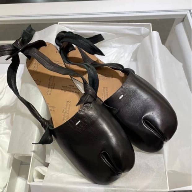 마르지엘라 타비 샌들 