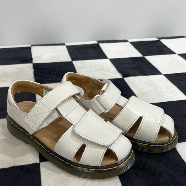 닥터마틴 주니어 모비2 레더 벨크로 샌들