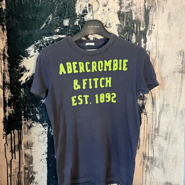 Abercrombie half t-shirt 