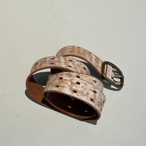 디스트레스드 워시드 화이트 레더 벨트