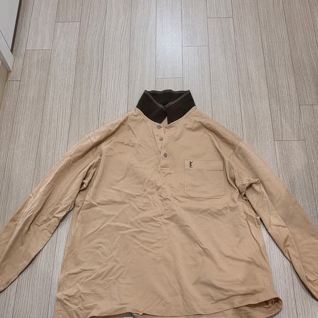 입생로랑 뿌르옴므 롱슬리브 카라 티