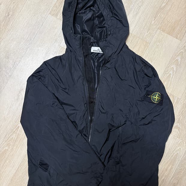 스톤아일랜드 크링클랩스 25ss  S사이즈