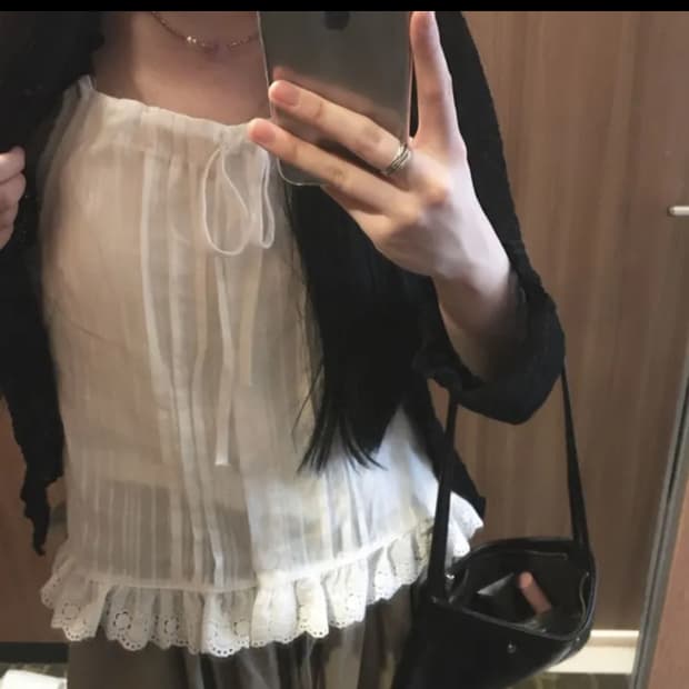 핀턱 레이스 리본 나시 