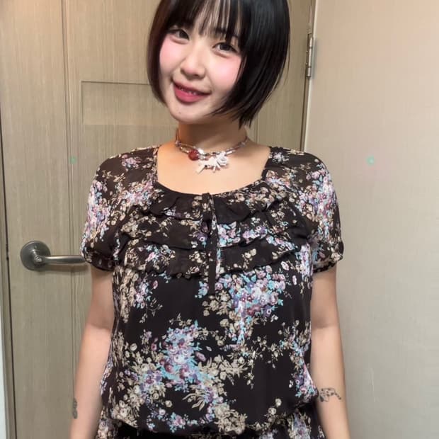 브라운 플라워 반팔 블라우스