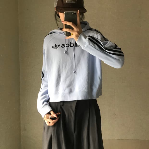 아디다스 연하늘 후드티