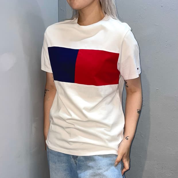 TOMMY HILFIGER 화이트 티셔츠