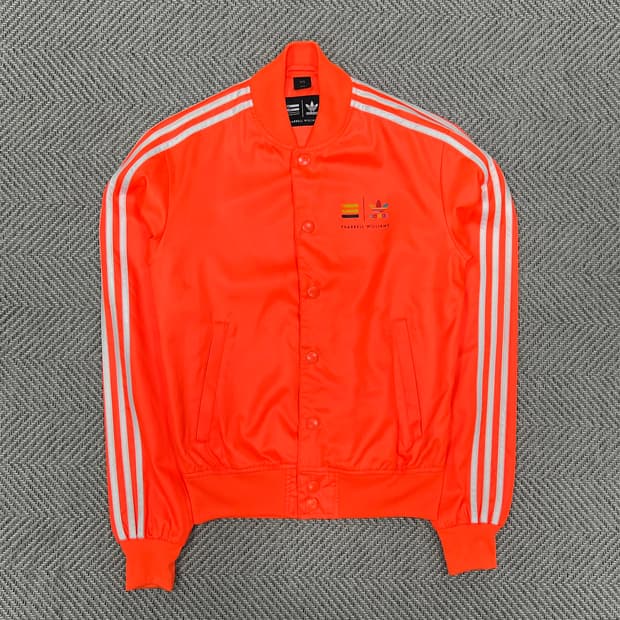 아디다스 퍼렐윌리엄스 바시티 v0715