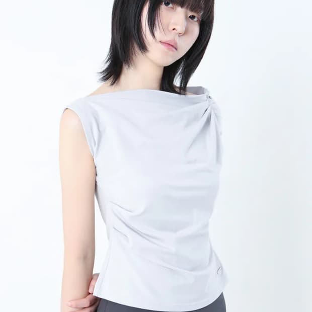 Slanted sleeveless top GREY 1사이즈