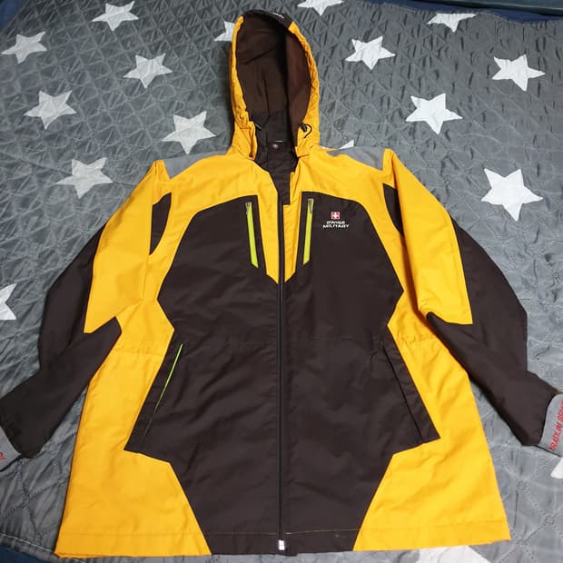 스위스밀리터리 마운틴 방수 후드 바람막이 기모 자켓 (L)