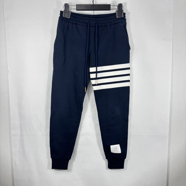 (정품,새상품급)톰브라운 루프백 사선 클래식 스웨트팬츠 네이비
