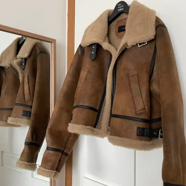 크랙 숏 버클 무스탕