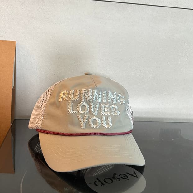 알렉스 조노 Running loves you 그레이 트러커 햇