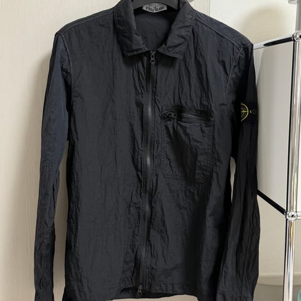 [L] 스톤아일랜드 나일론 메탈 집업 셔츠 블랙