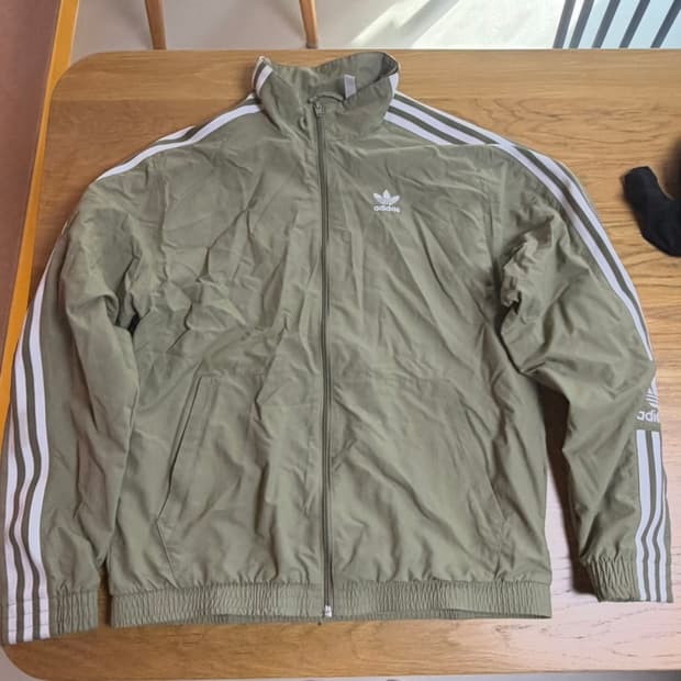 아디다스 락업 트랙탑 카키 M