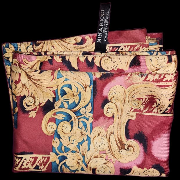 니나리치 남성 패턴 스카프. 실크