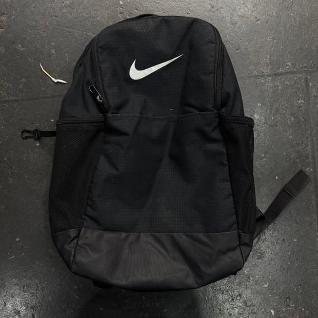 나이키 스우시 백팩