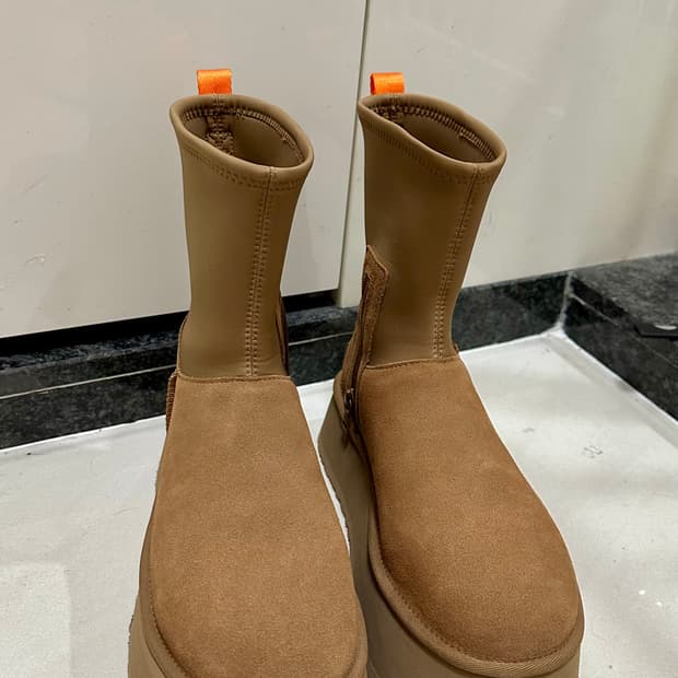 어그 클래식 디퍼 플랫폼 부츠 240