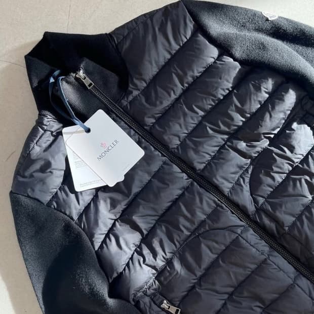 남여공용 몽클레어 니트 패딩 
