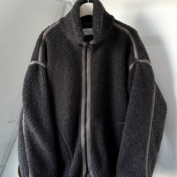 Subtle Piping Boa Blouson