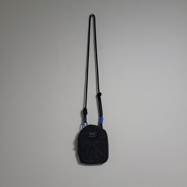 지스타 2025 플래티넘 기념 검정색 미니 크로스백