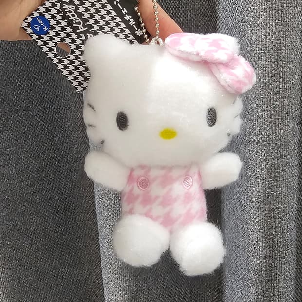일본정품 산리오 헬로키티 하운드투스 핑크체크 키링 