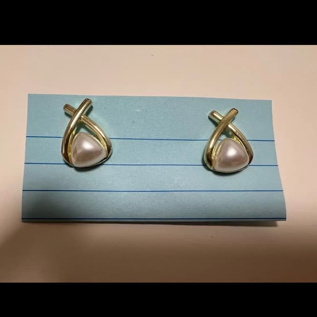 골드 프레임 진주 귀걸이(새상품) B0013