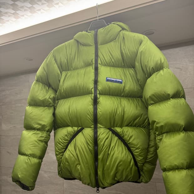 (L)페더드프렌즈 다운 패딩 헬리오스 그라스(구형 유광)