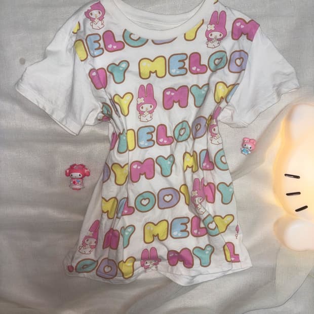 일본유니클로 마이멜로디 화이트 반팔 탑 상의