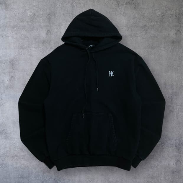 우알롱 스몰 로고 블랙 미니멀 후드티