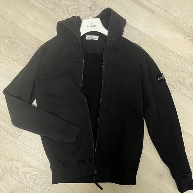 스톤아일랜드 후드집업 